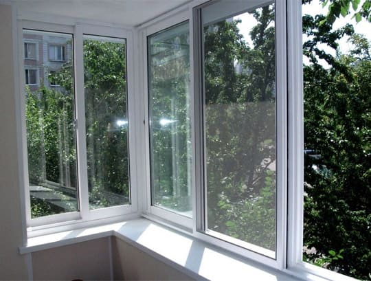 Полутеплые окна для остекления балконов