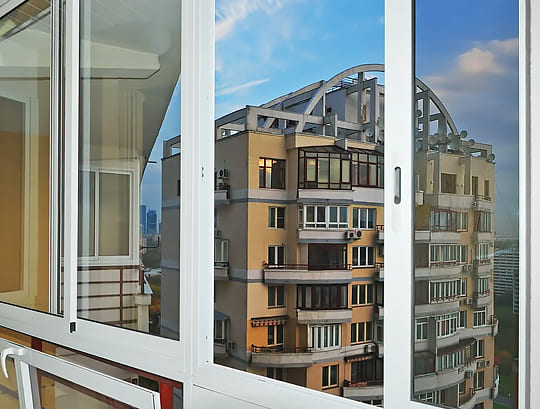 Остекление балконов алюминиевыми окнами