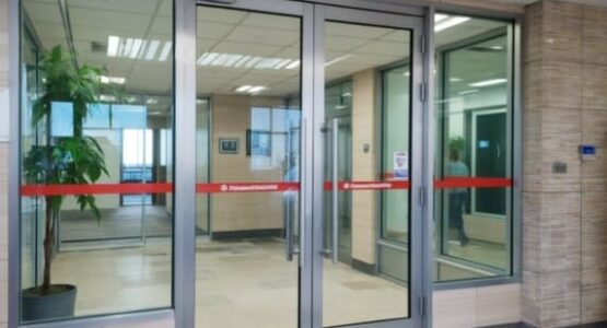 Входные группы для торгового центра